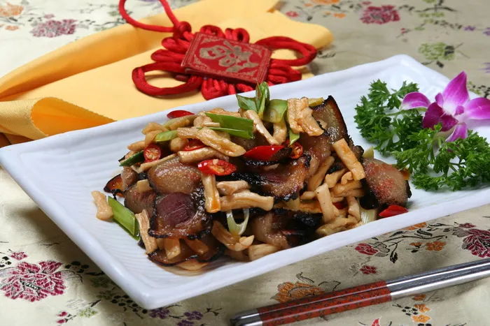 萝卜干腊肉 (1)