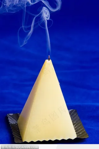 香烟迷绕-金字塔形香台