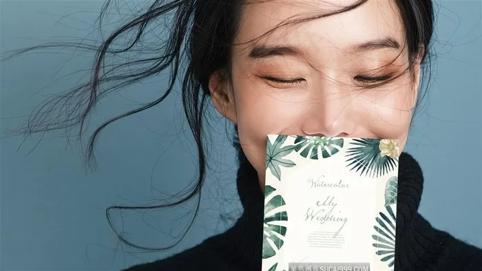 闭眼微笑美女