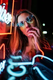 夜场酒吧美女图片 夜场酒吧美女图片