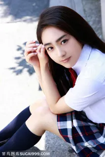 穿着校服的日本清纯美女平祐奈图片 穿着校服的日本清纯美女平祐奈图片