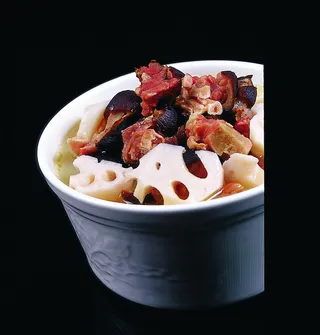 CXC02433腊猪腿炖莲菜