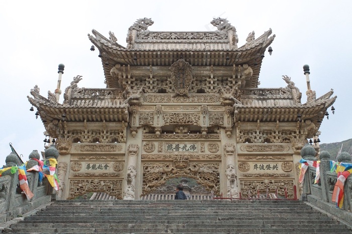 宏伟的古建筑门楼
