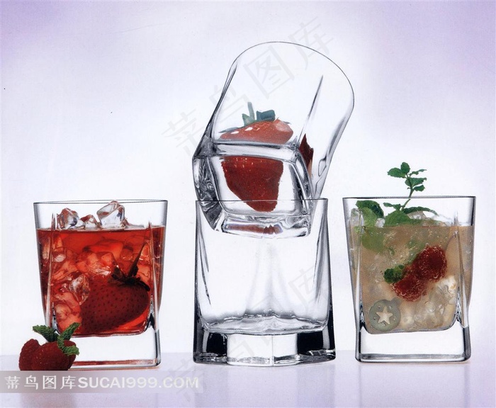 冰镇草莓薄荷梳打水