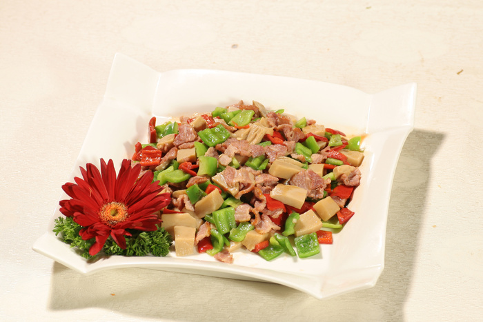15灵菇培根小炒肉1 珠江生活
