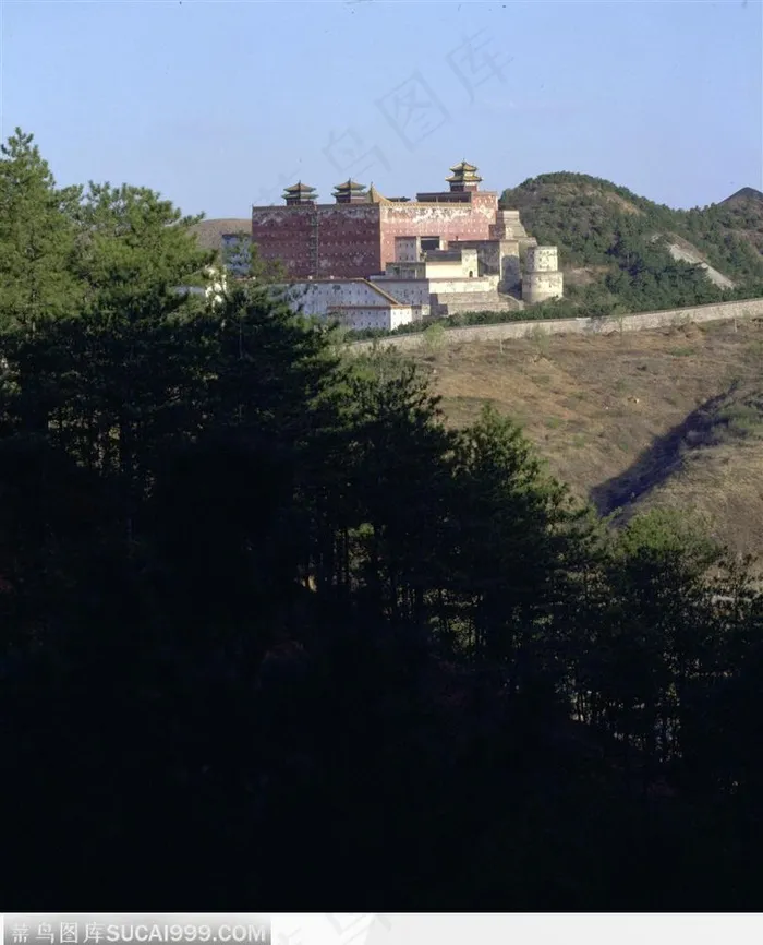 承德避暑山庄-鸟瞰高耸的城楼