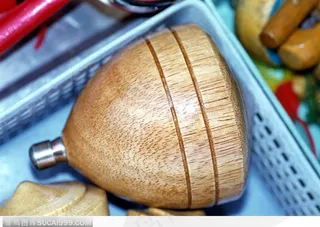 传统中国玩具木陀螺