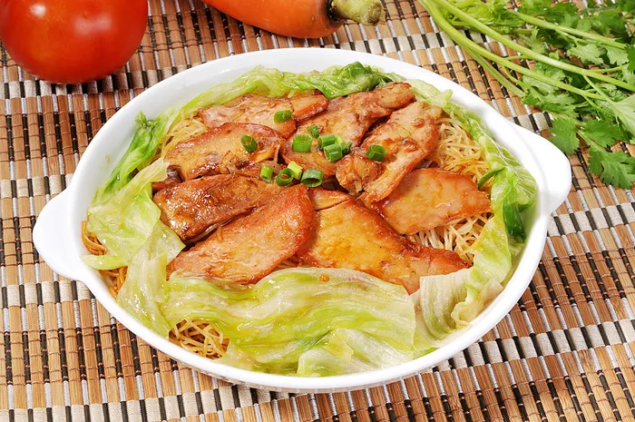 鱼腩蒸米粉