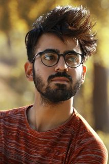 稳重男人头像图片