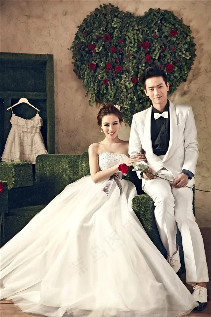 时尚文艺恋人婚纱高清图