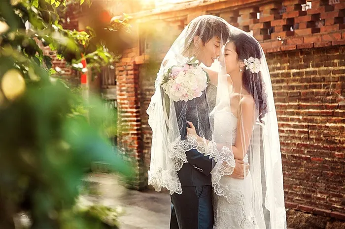 幸福恋人婚纱别墅外拍精美写真