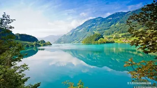 山脉湖面壁纸山水图片