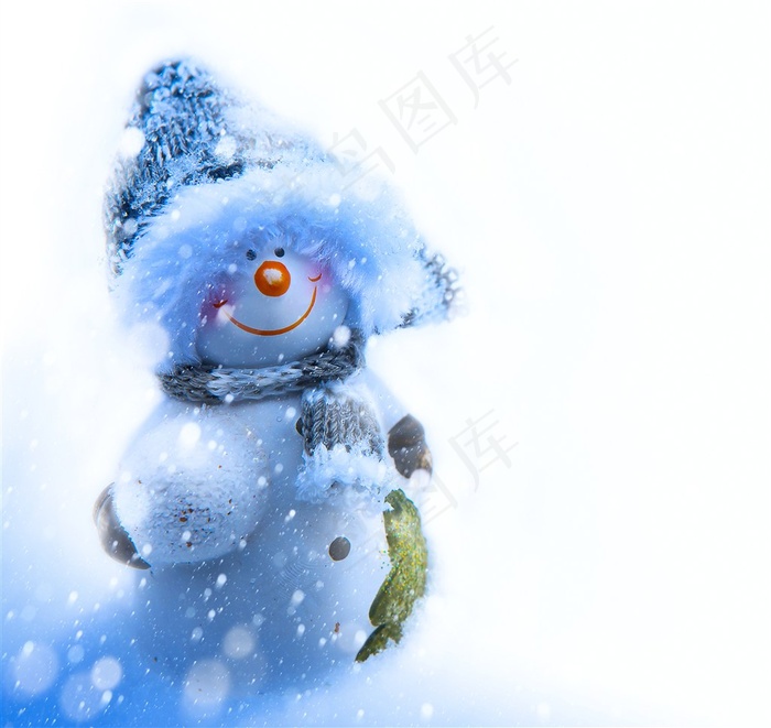 蓝色戴帽子的小雪人高清图片