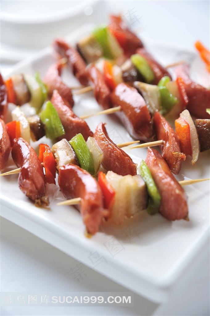 餐厅BBQ烤蔬菜青椒香肠串