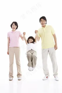 幸福牵手的一家人高清图片 幸福牵手的一家人高清图片