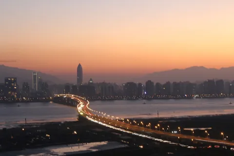 夕阳城市美景自然风光天空