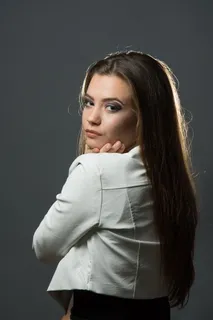 女生头像背影长发唯美 女生头像背影长发唯美