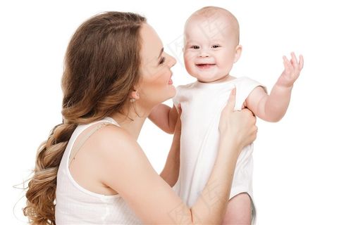 抱着开心宝宝的妈妈