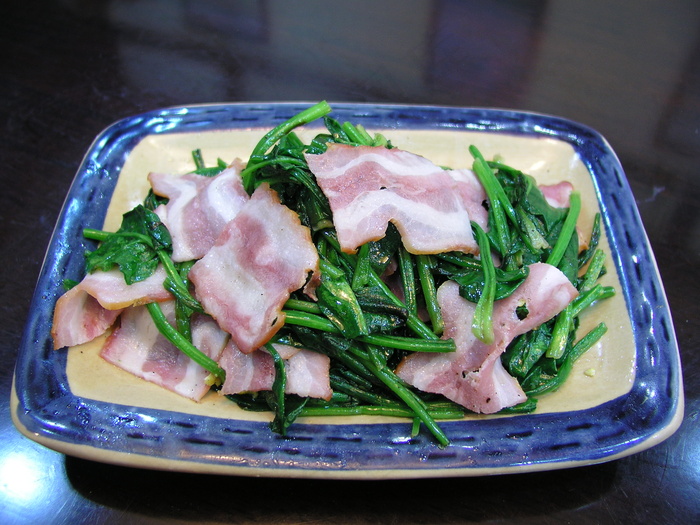  培根炒波菜