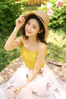 戴着草帽的高清美女图片