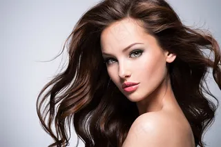 露背香肩秀发美女人物摄影