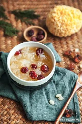 银耳莲子酸梅子羹