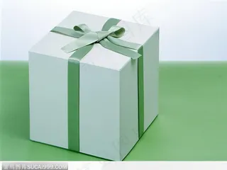 绿色结的白色礼盒
