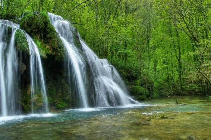 高清山水瀑布风景图片