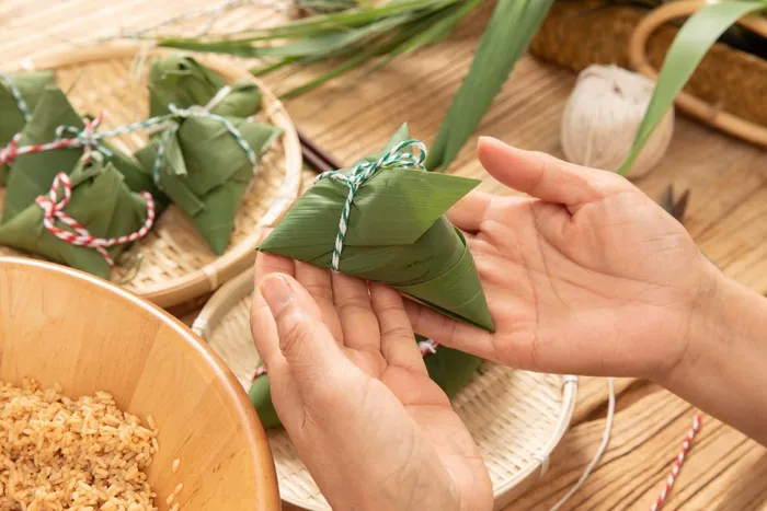 端午节包粽子