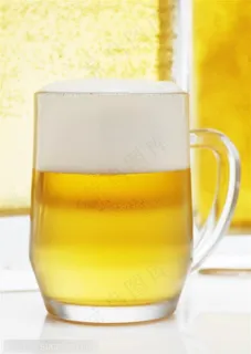 酒水饮料-冒泡的啤酒