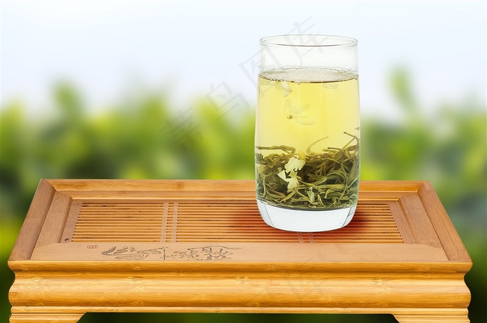 冲泡的茉莉花茶