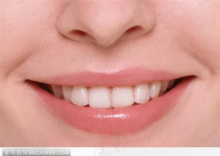 露出八颗牙的嘴 露出八颗牙的嘴