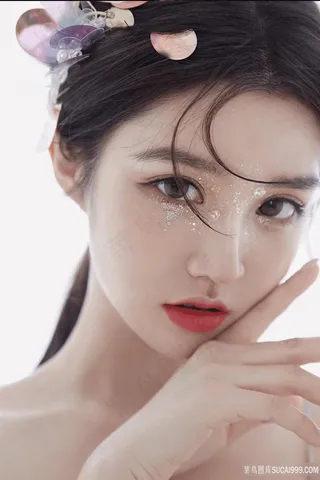 *颜值漂亮红唇清纯美女头像图片