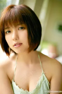 唯美日本短发女生头像图片 唯美日本短发女生头像图片