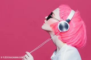 享受音乐的人物高清图片