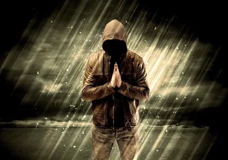 时尚炫酷皮衣男士双手合十