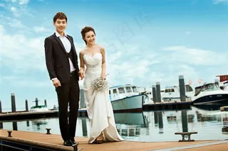 时尚恋人婚纱港口外拍高清大图