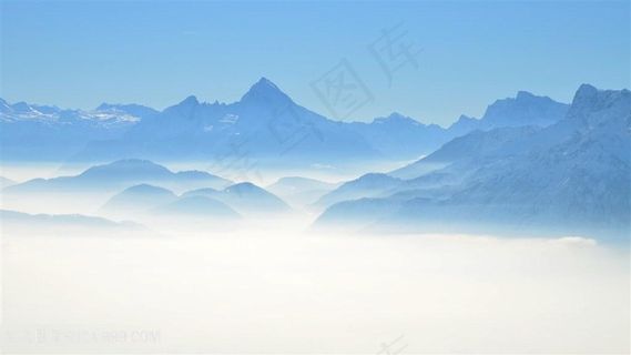 巍峨山脉风景画壁纸