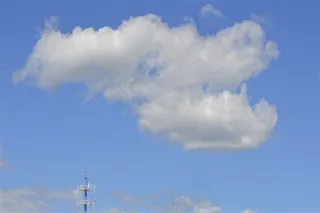 夏日的碧空和祥云