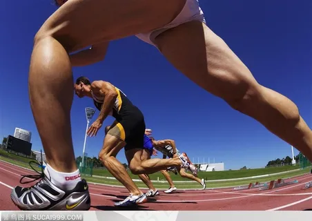 比赛运动-运动员的腿部肌肉特写