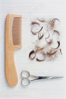 剪子梳子碎发素材