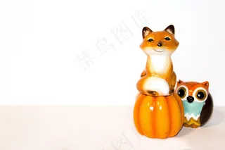 狐狸纯白课件背景图片