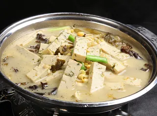 酸菜煨菜豆腐 26