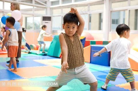 学习武术的孩子