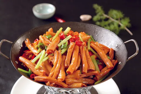 干锅美食焖锅湘菜麻辣香辣纸锅干锅脆鹅肠