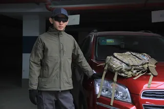 军迷风特工造型男士人物汽车