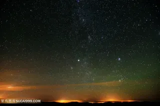夕阳过后的黑夜星空图片