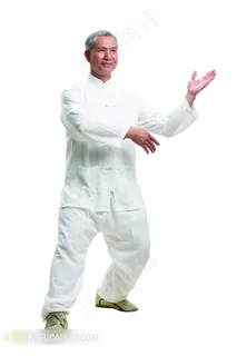 打太极拳的老人特写