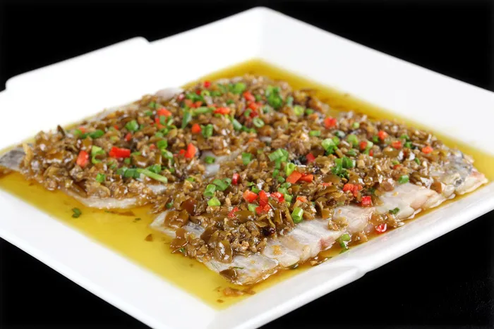 Z00186青剁椒蒸鲜带鱼 Z00186青剁椒蒸鲜带鱼