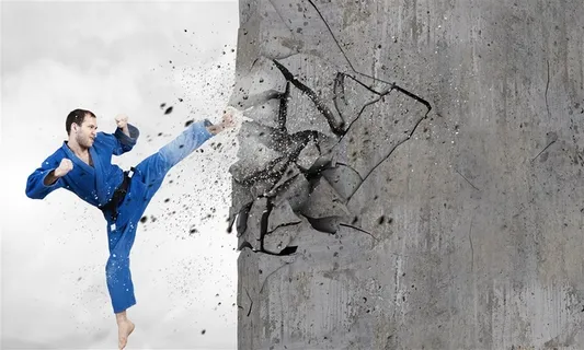 打斗的商务人士高清图片素材